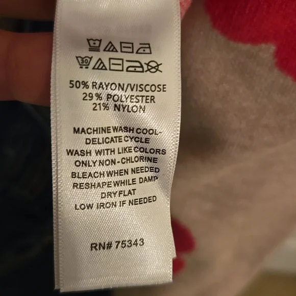 Tahari Women's Flower Print Sweater Size Medium. Magenta/Tan - Picture 7 of 7